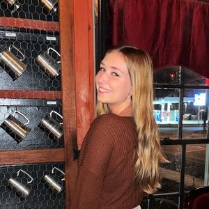 Meet your Posher, Brooke